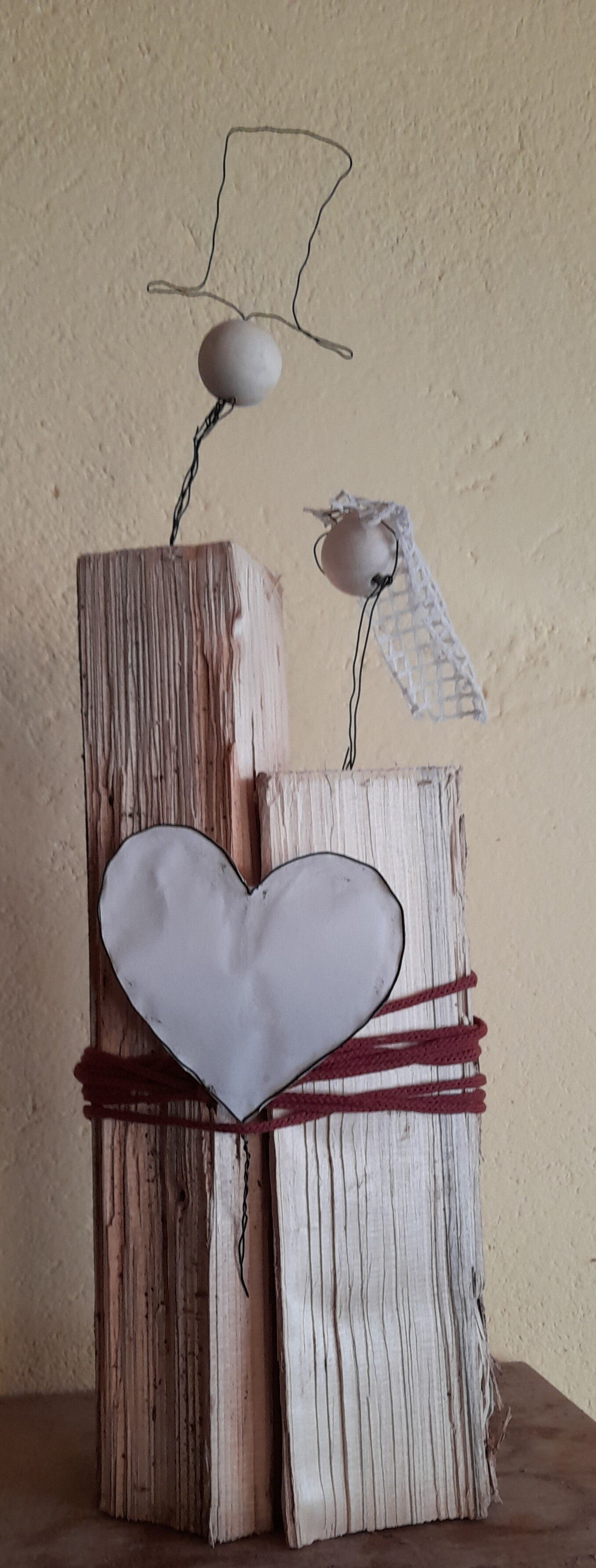 Hochzeit Holz Brautpaar Tischdeko