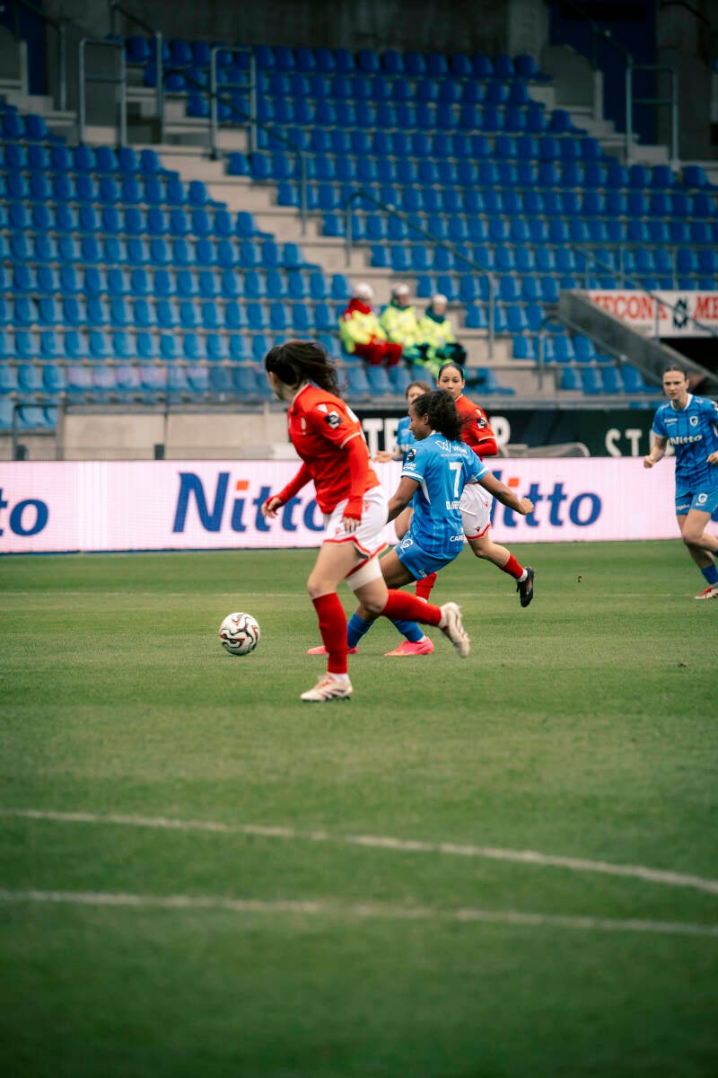 2026-01-31-mid-match-genk-standard-stadium-11-standard-y8lxum.jpg