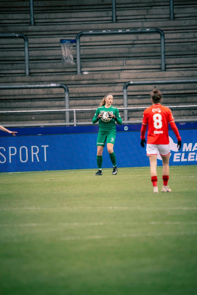 2026-01-31-mid-match-genk-standard-stadium-3-standard-55dkur.jpg