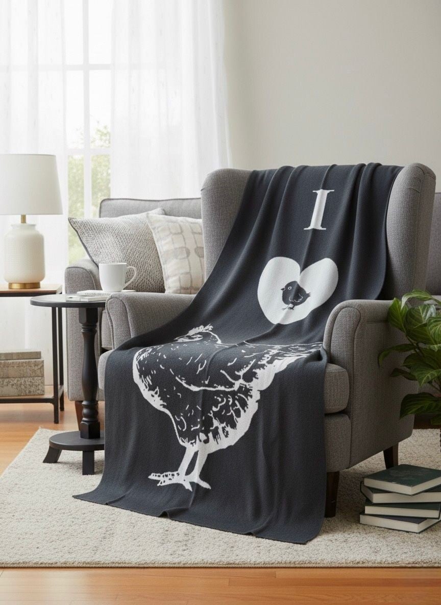 "I LOVE CHICKEN" Throw