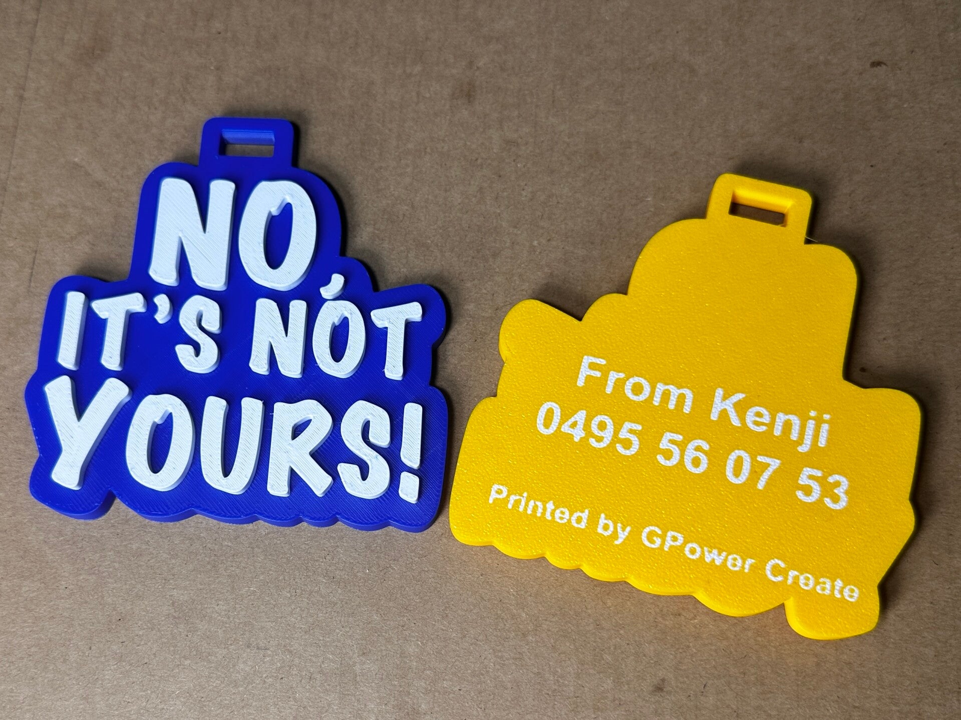 No it's not yours hanger - Valieshanger - rugzakhanger