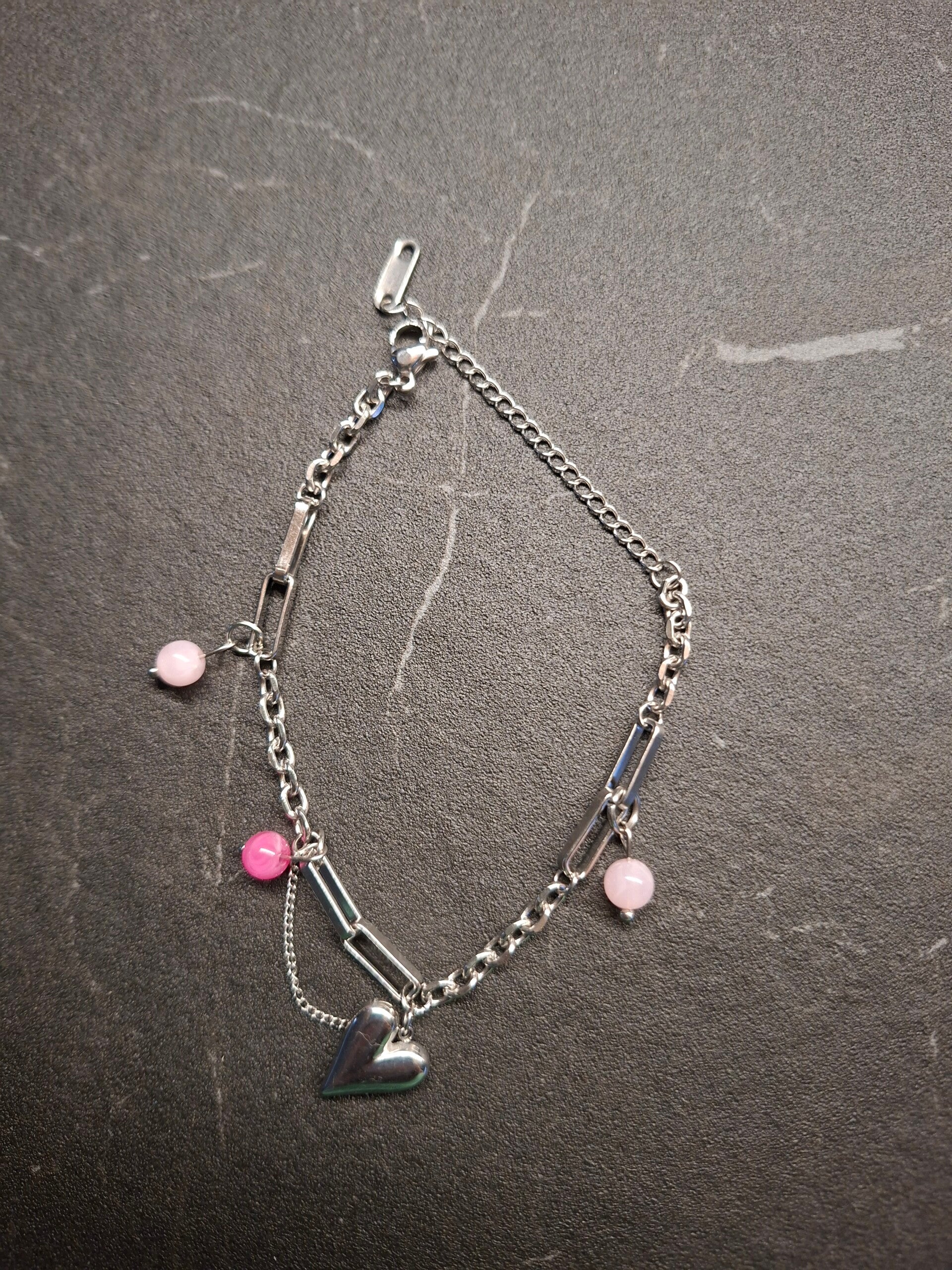 Armband met roze bedels