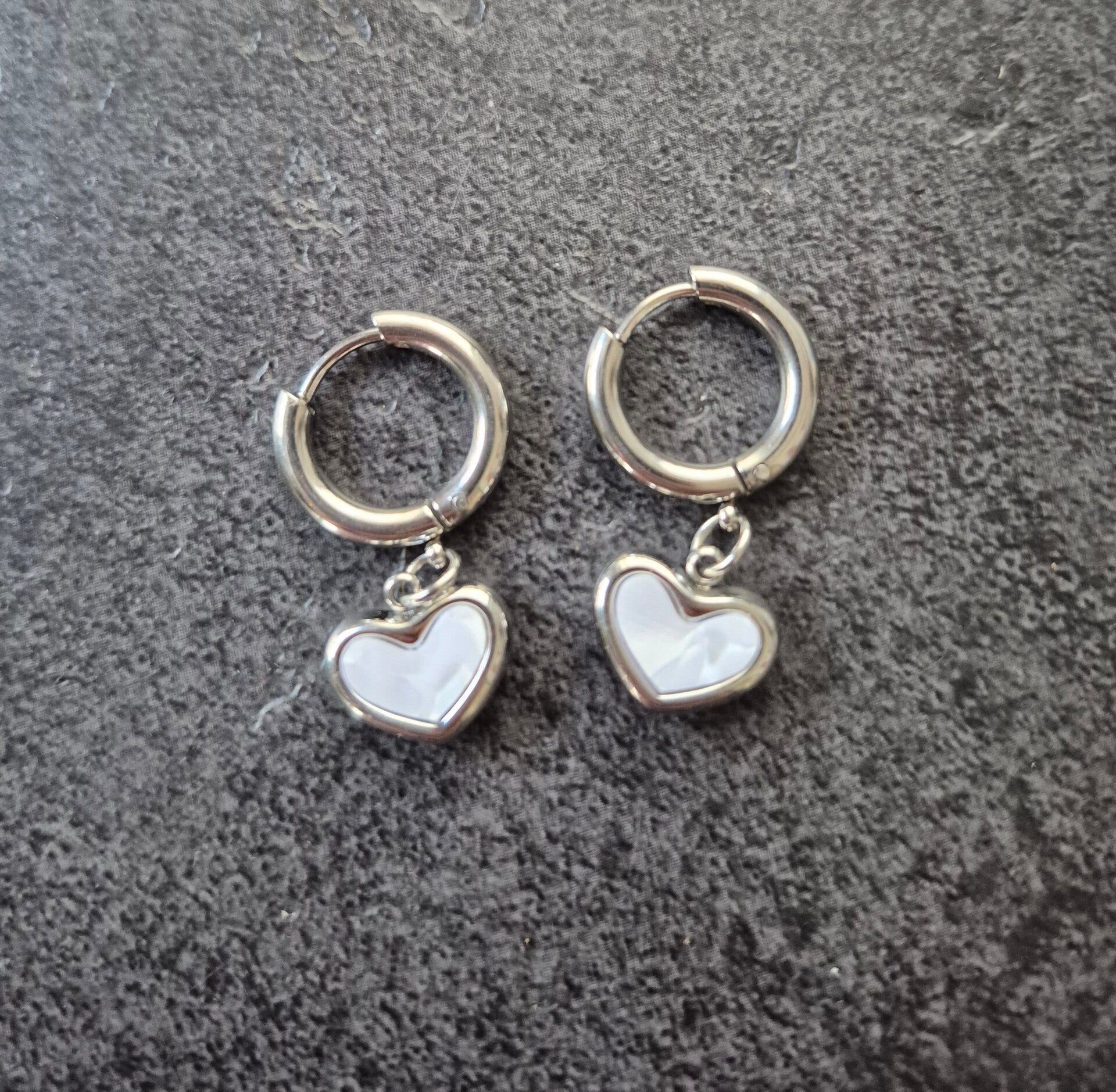 Klein hartje oorbellen