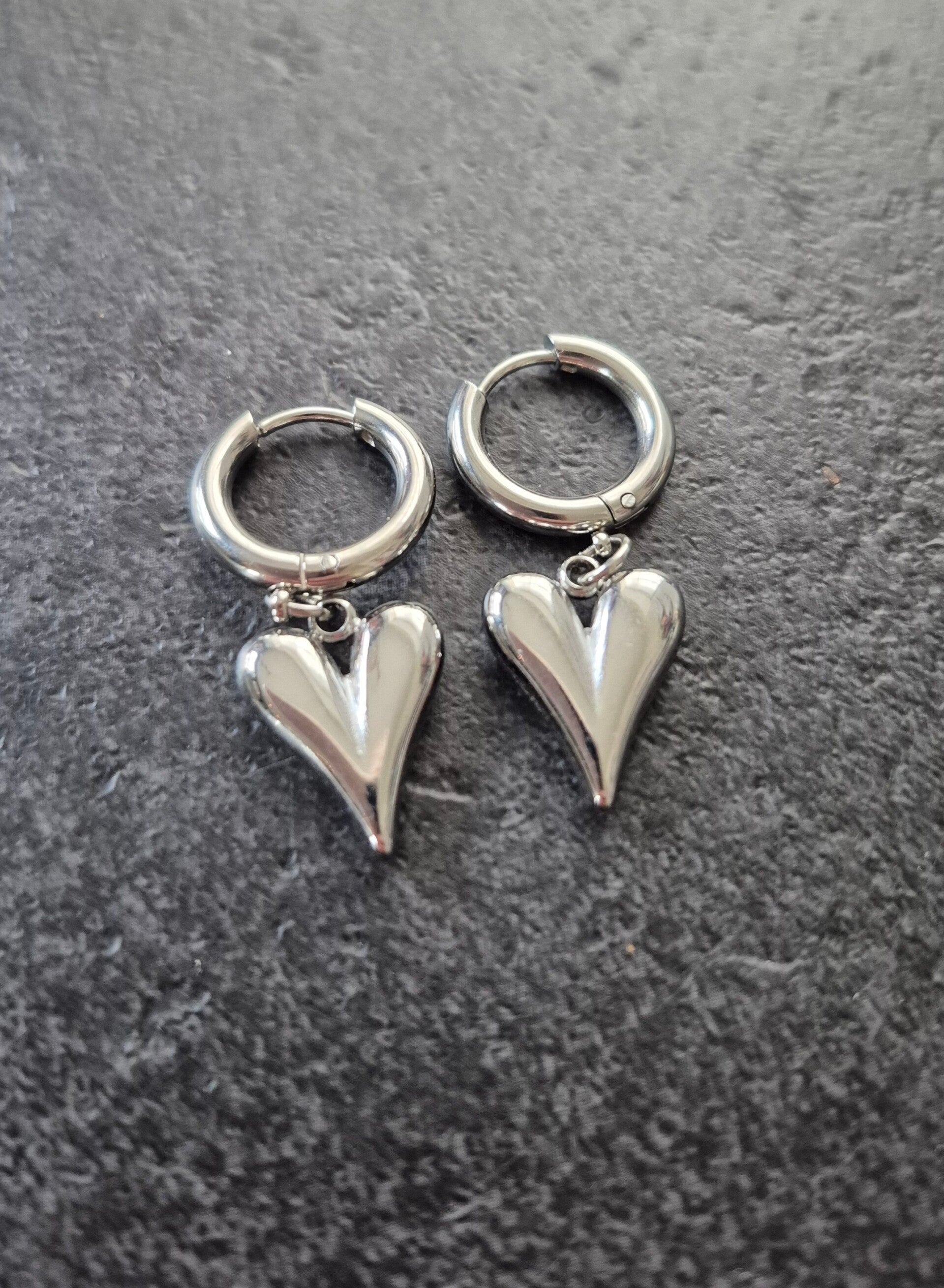 Smal hartje oorbellen