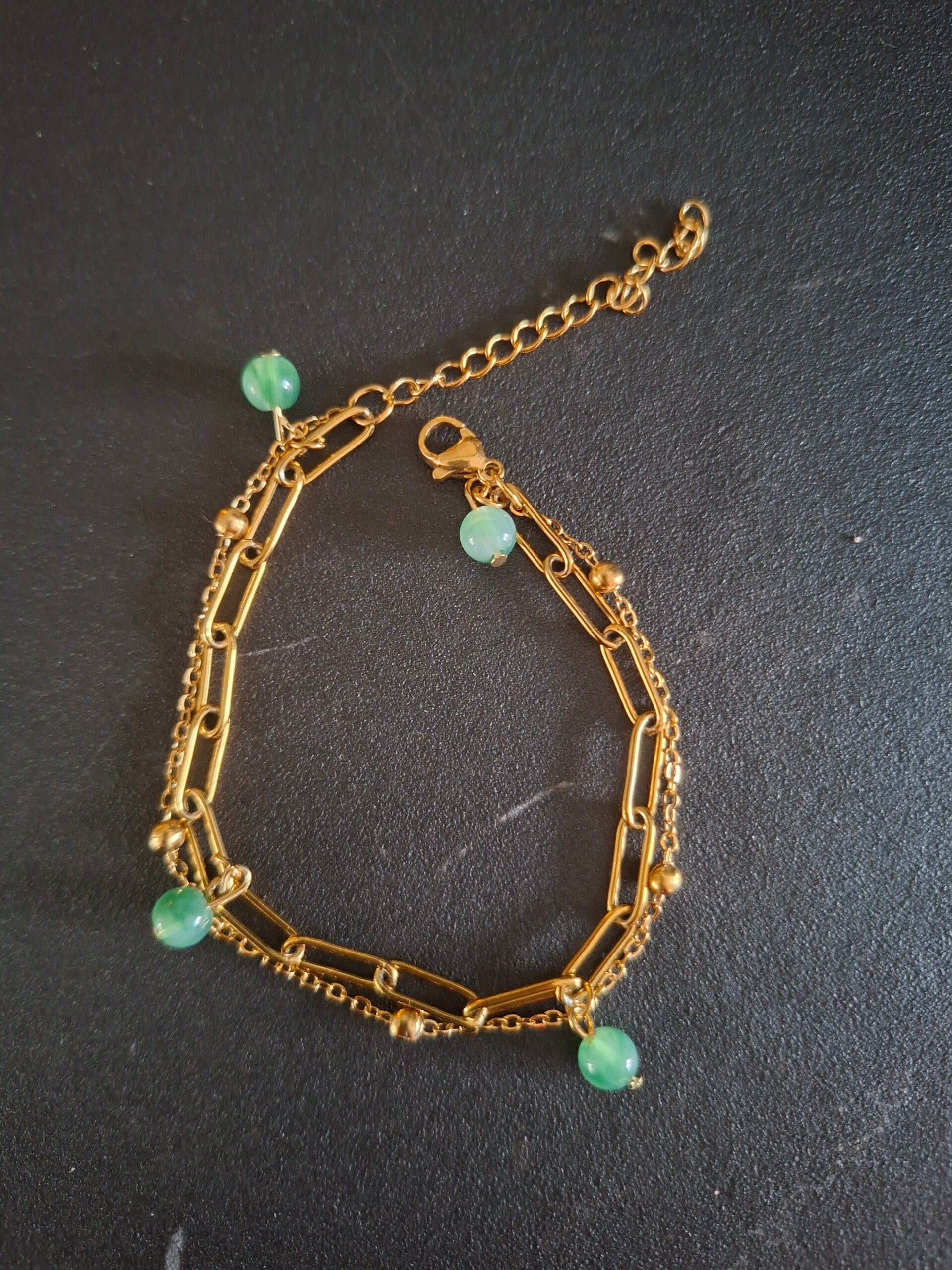 Dubbele armband met groene bedels
