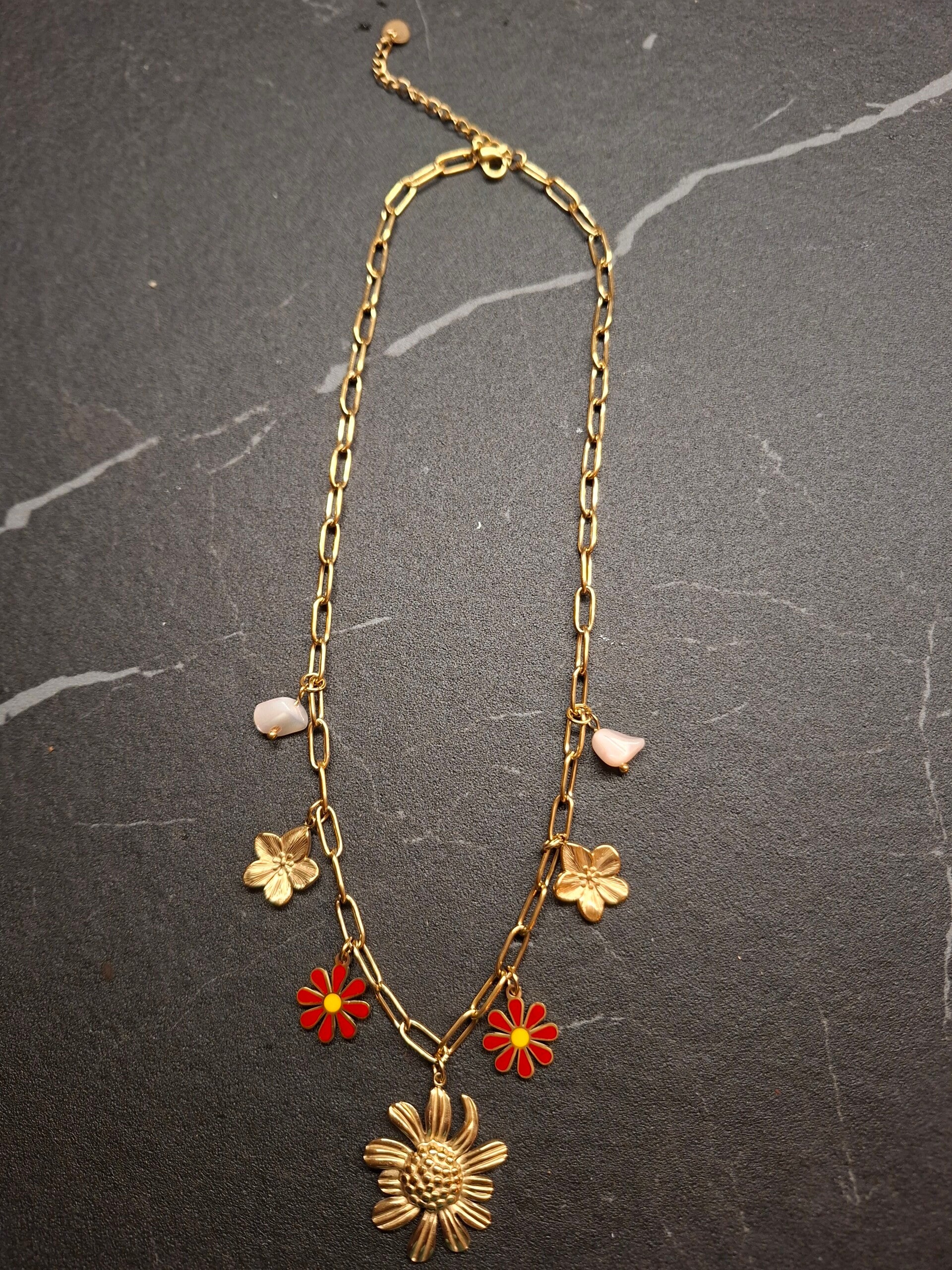 Bedel ketting bloemen