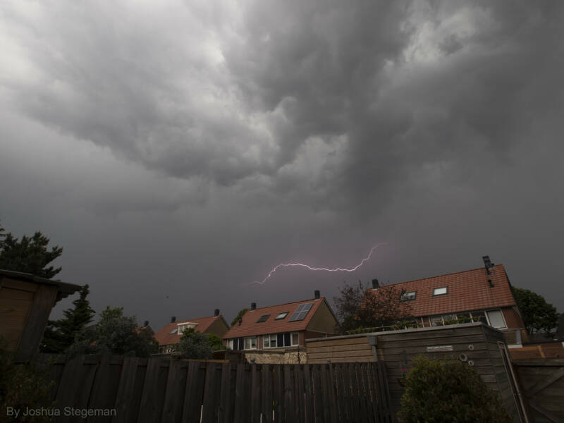 BliksemvanuittuinvoorFB-1.jpg