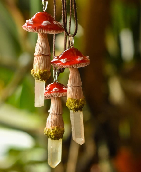 Amanita Crystal necklace - Clear Quartz