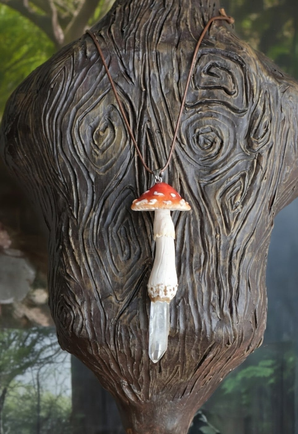 Amanita Crystal necklace - Clear Quartz