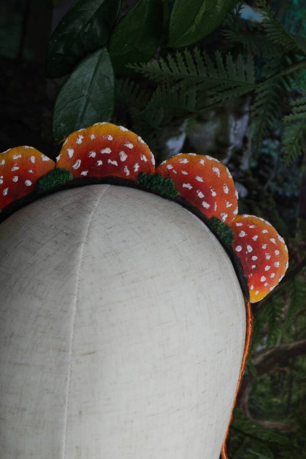 Amanita Tiara
