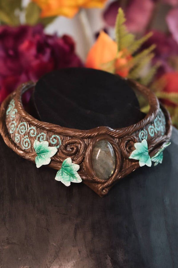 Icy Ivy Statement Choker