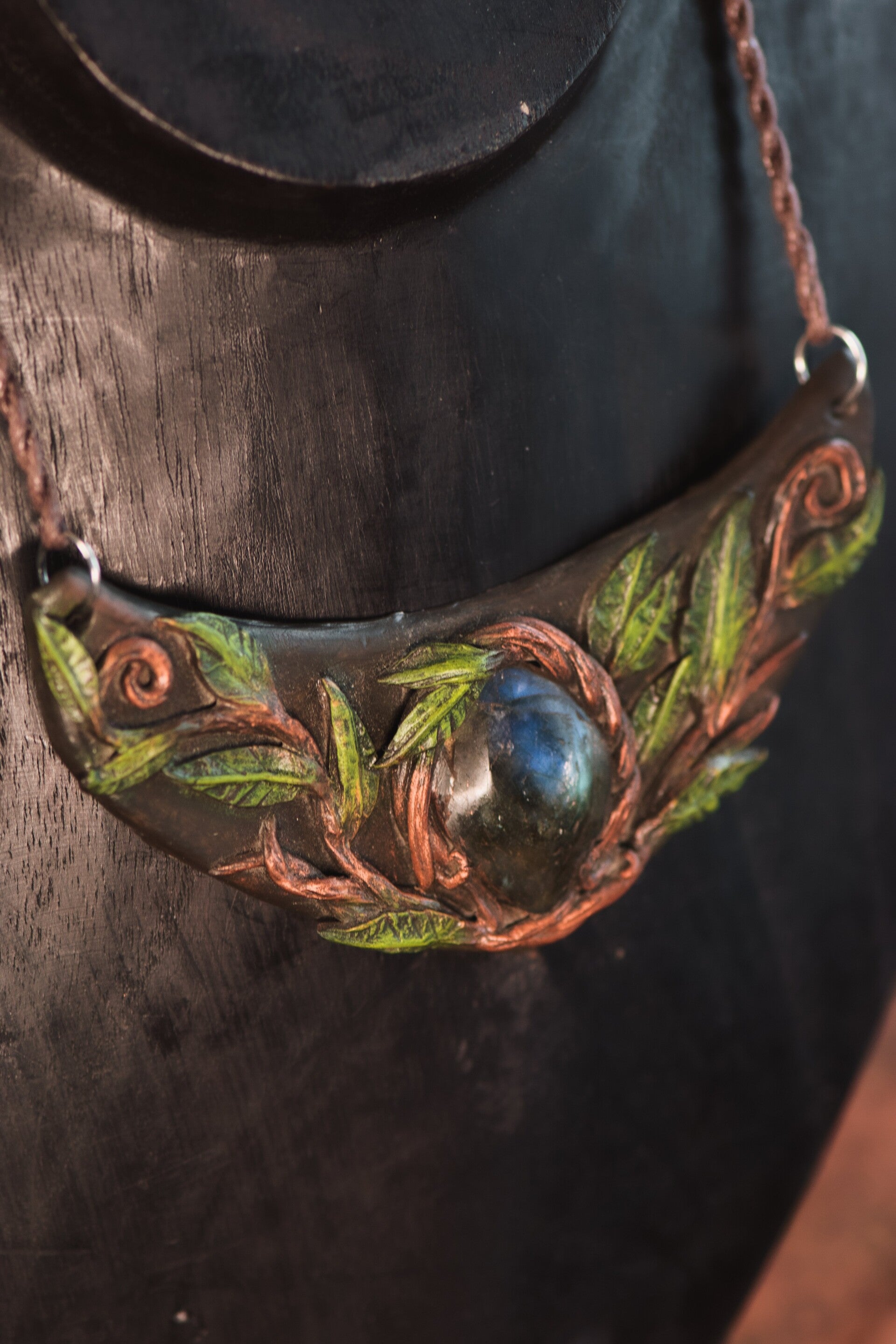 Labradorite and Leaf Half Collier