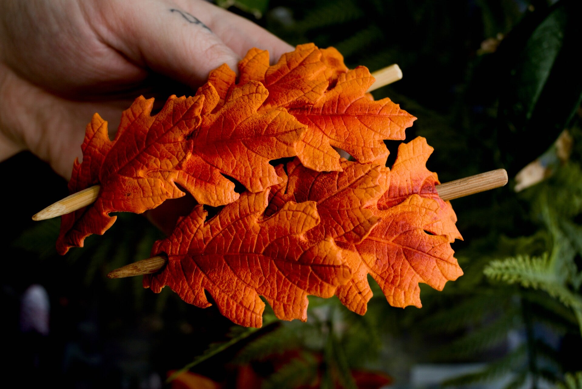 Oak leaf hairpin