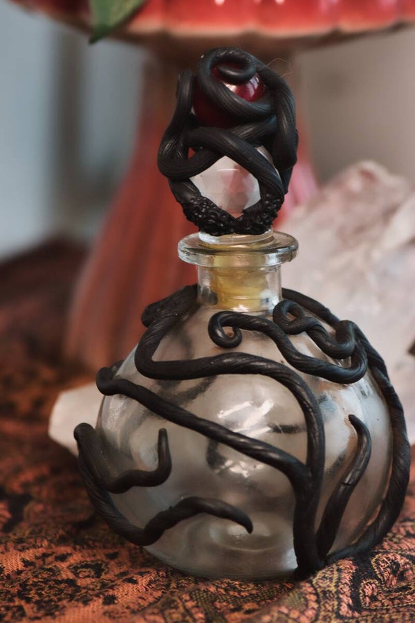 Dark Tendril flask