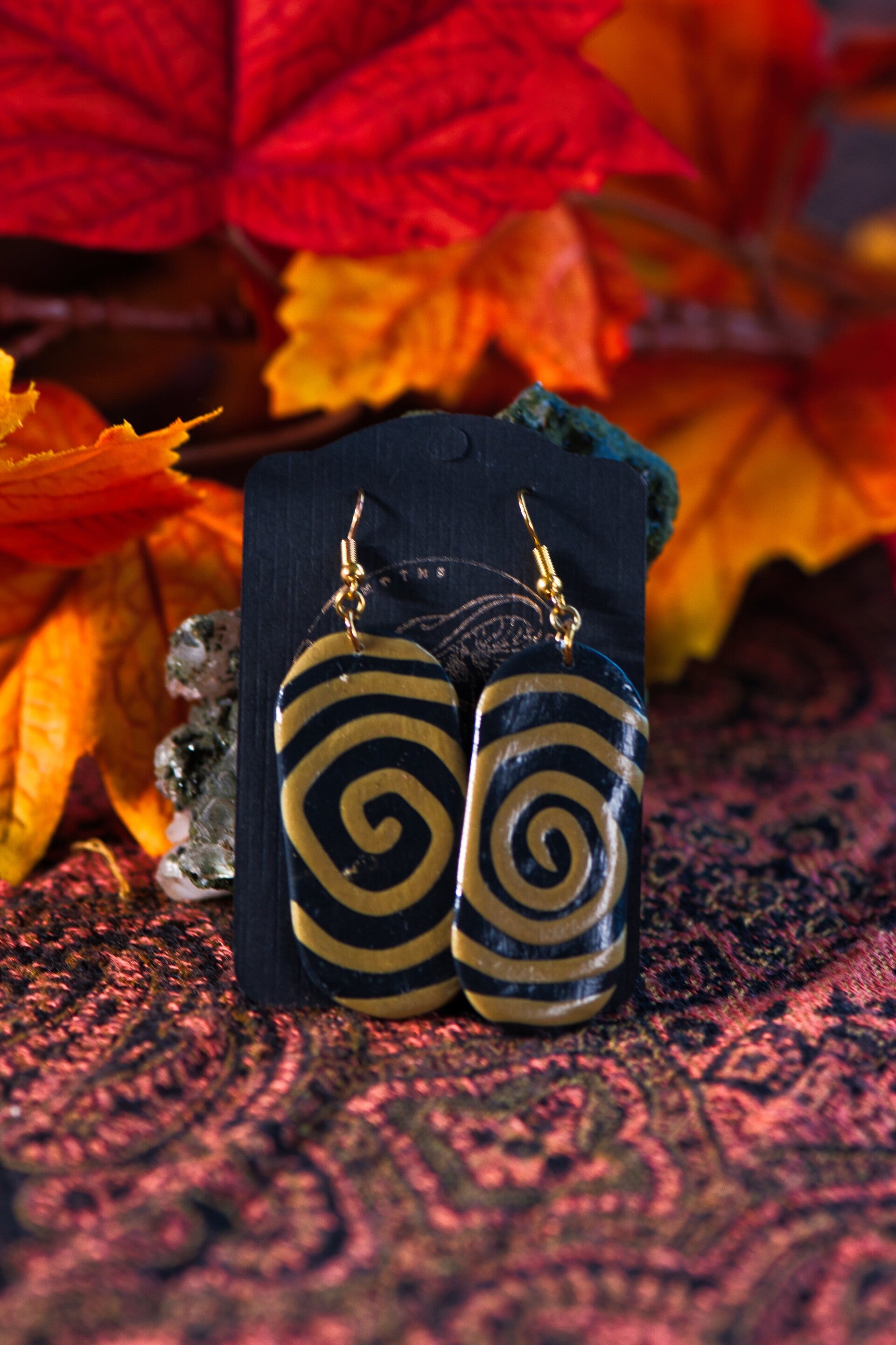 Spiral design earrings