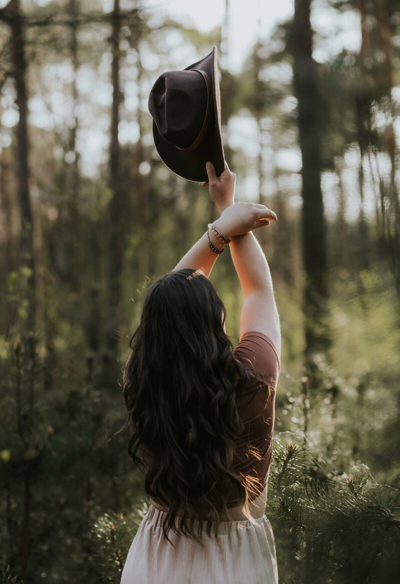 Personal Brandinshoot in het bos, avontuurlijke vrouwenshoot in Harderwijk