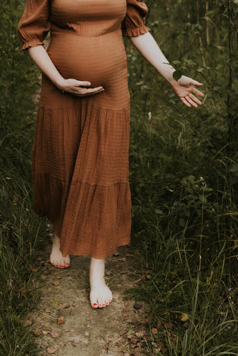 Zwangerschapsfotoshoot in het bos, zwangerschapsfotograaf Harderwijk