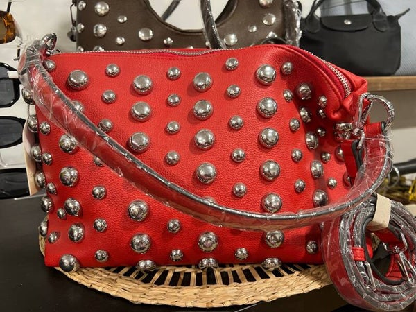 Bolso tachas