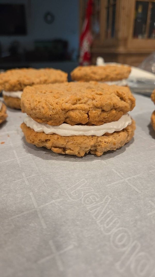 Oatmeal cookie sandwich(Gluten-free)