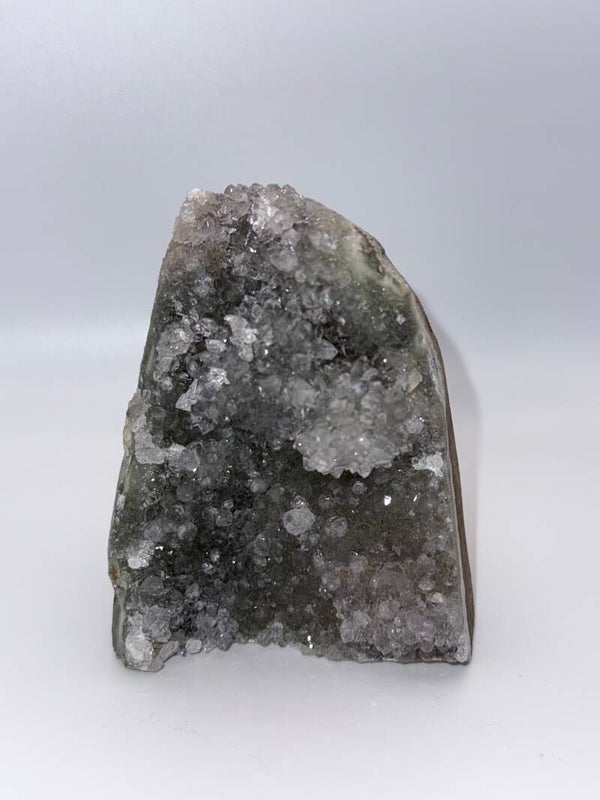 Amethist 565 gram 9,5 cm hoog 8cm breed