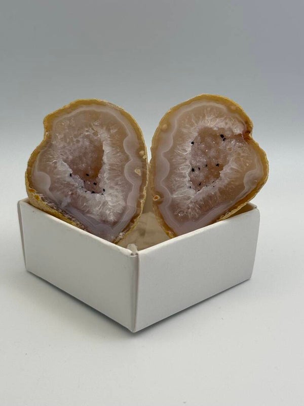 mminerls Geode agaat licht bruin/wit 84 gram  5cm breed 4 cm hoog