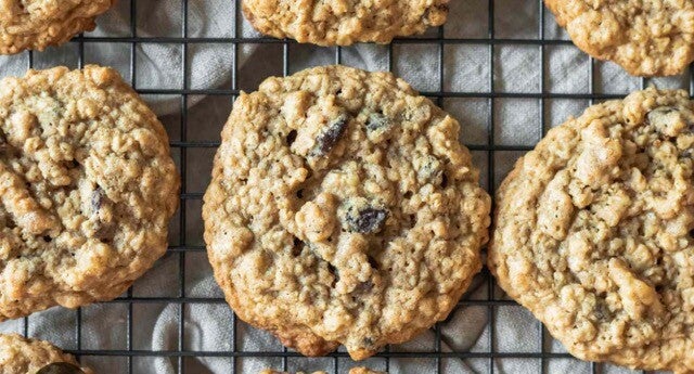 Black Currant Oatmeal Pack of 4 Cookies