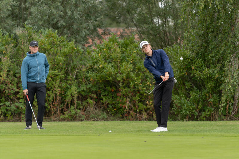 20260822_golf_younggolfers_029-standard.jpg