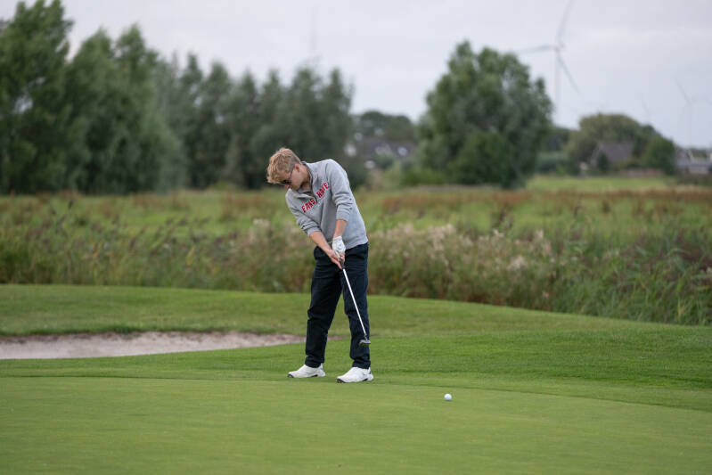 20260822_golf_younggolfers_098-standard.jpg