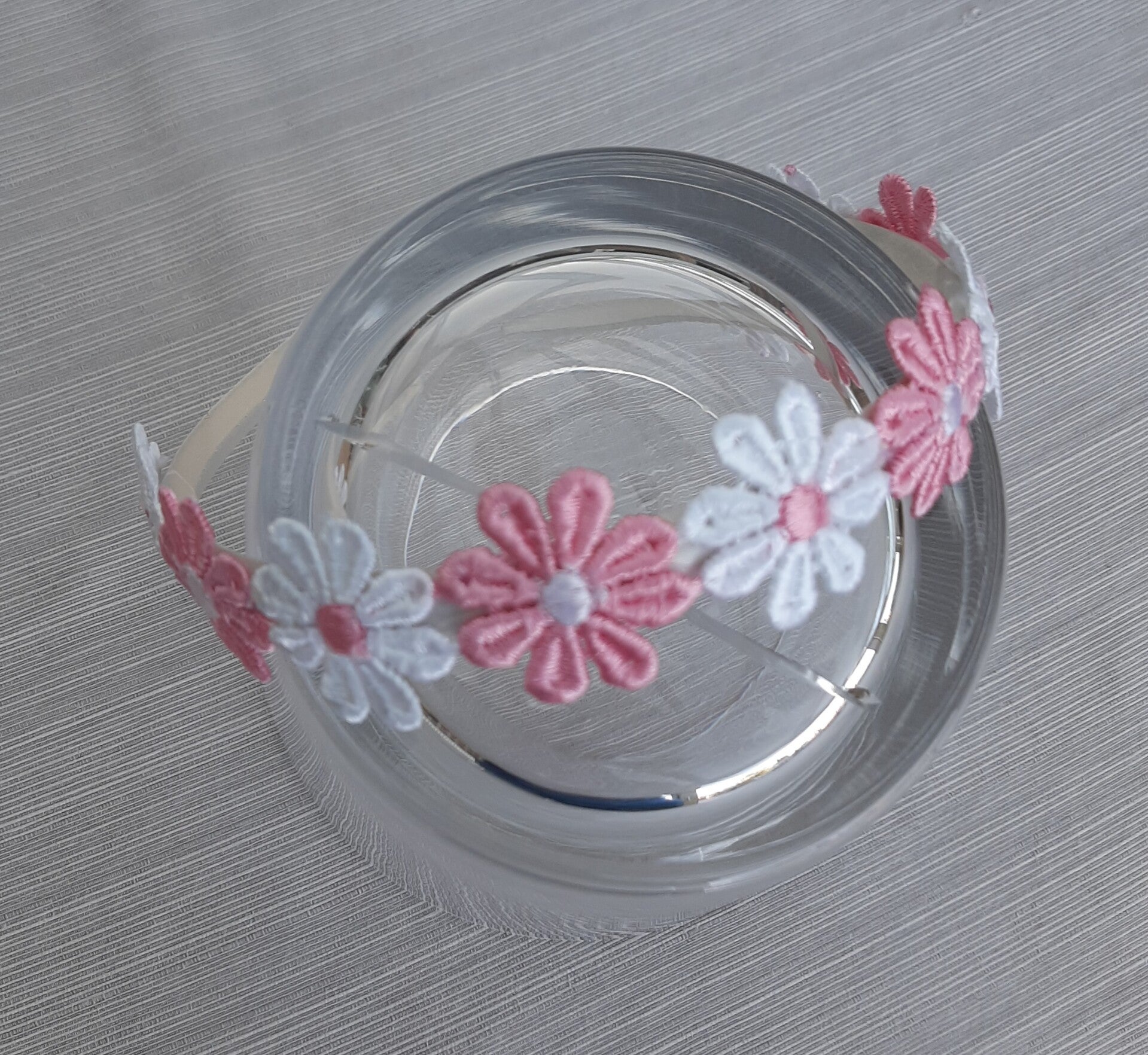 Diadeem  witte en roze margrietjes