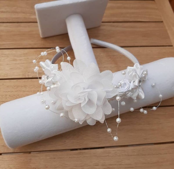 Diadeem witte bloemen