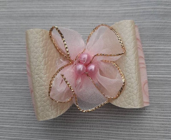 Strik beige roze bloem