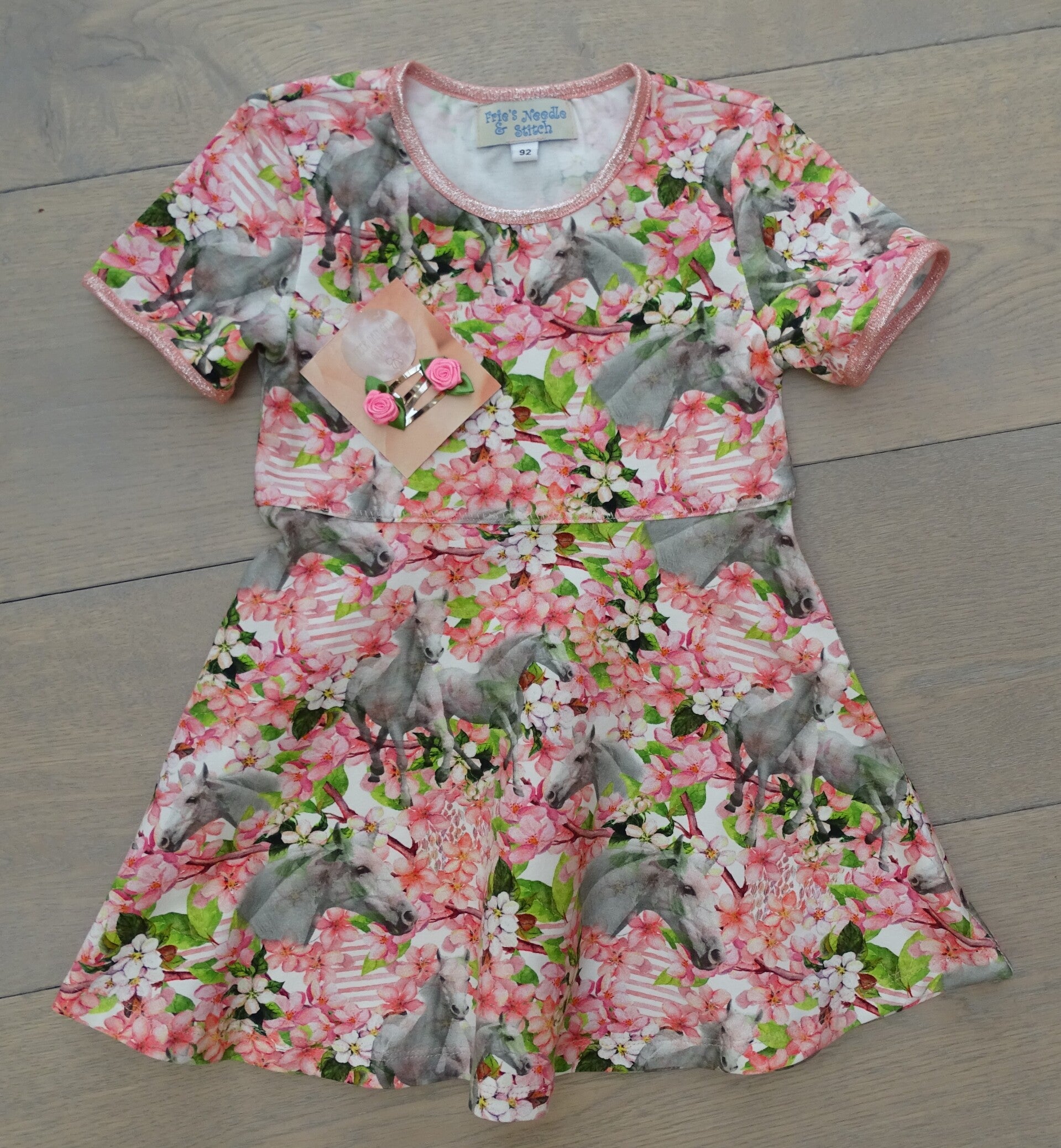 Jurk paarden roze, korte mouw