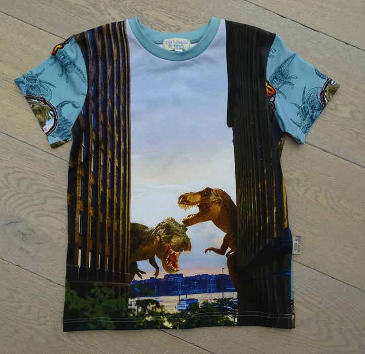 T-shirt dino's flatgebouw