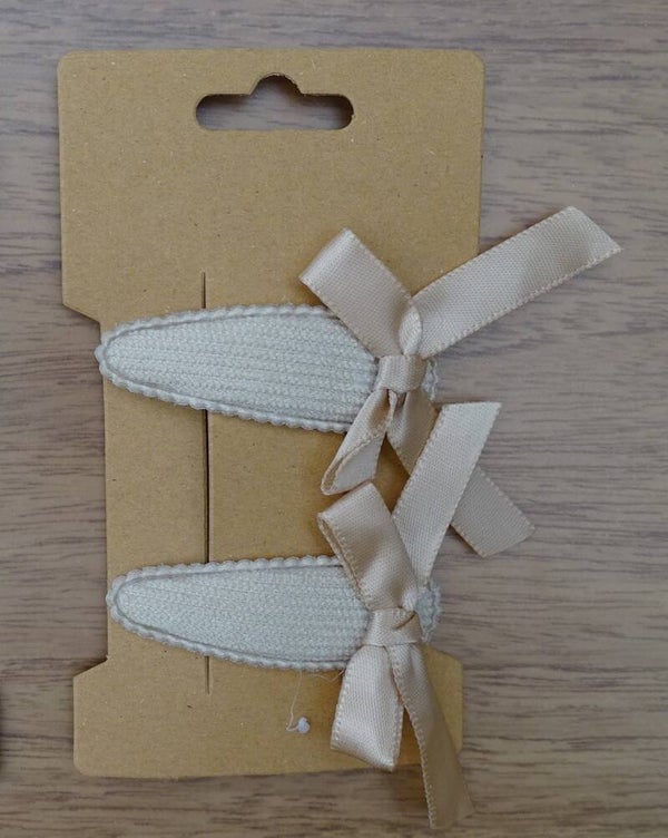 Clic-clac speldjes ecru fluweel strikje