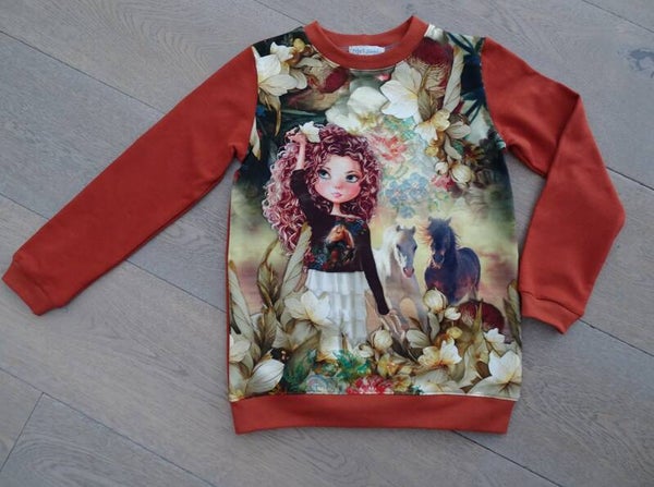sweater Girl & Horses terracotta