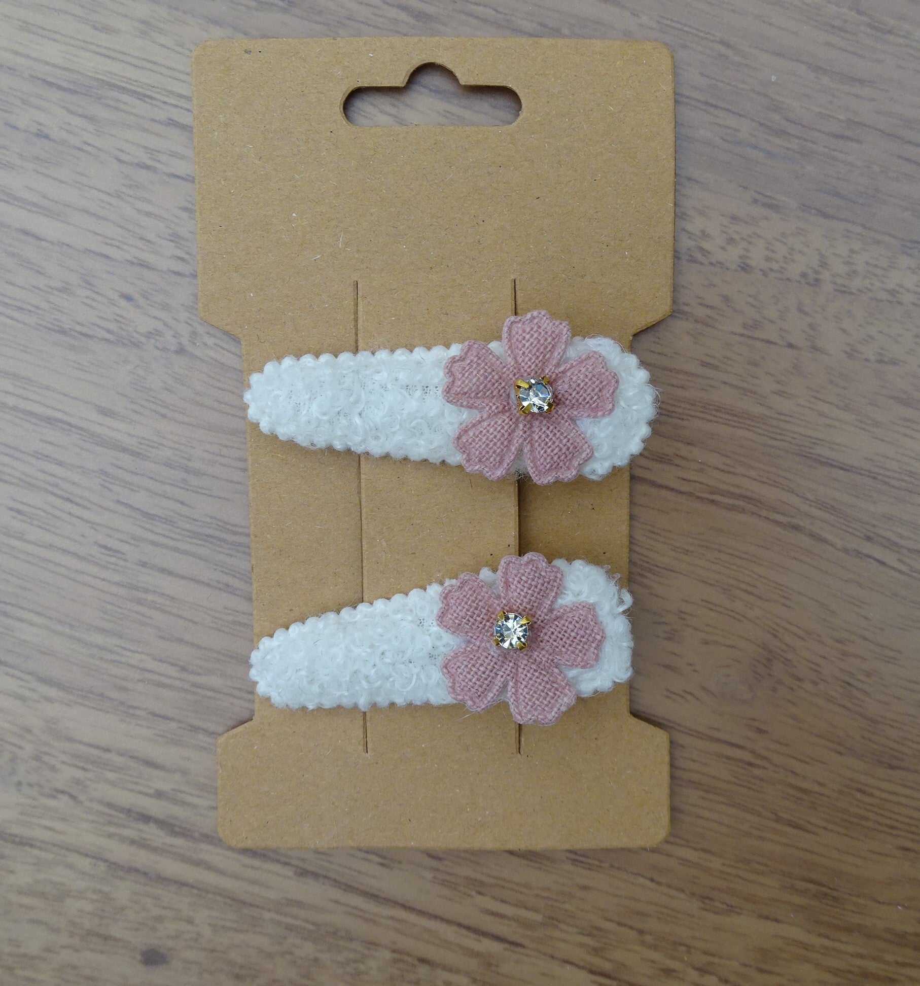 Clic-clac speldjes ecru teddy bloem