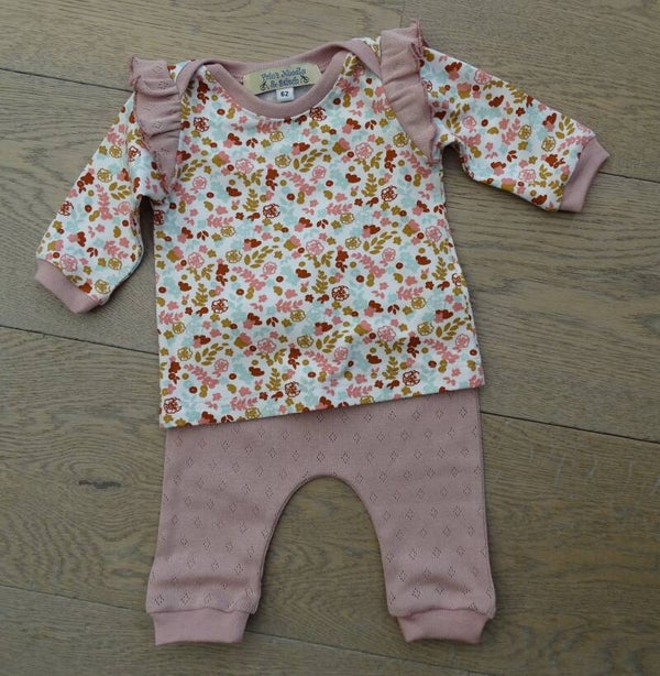 baby setje oudroze bloemetjes frulle