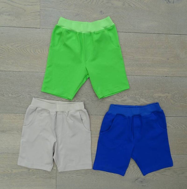 Zomershort in verschillende kleuren