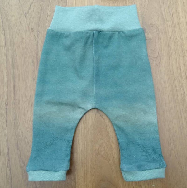 Babybroekje mintgroen vervaagd