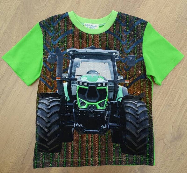 T-shirt tractor banden stock