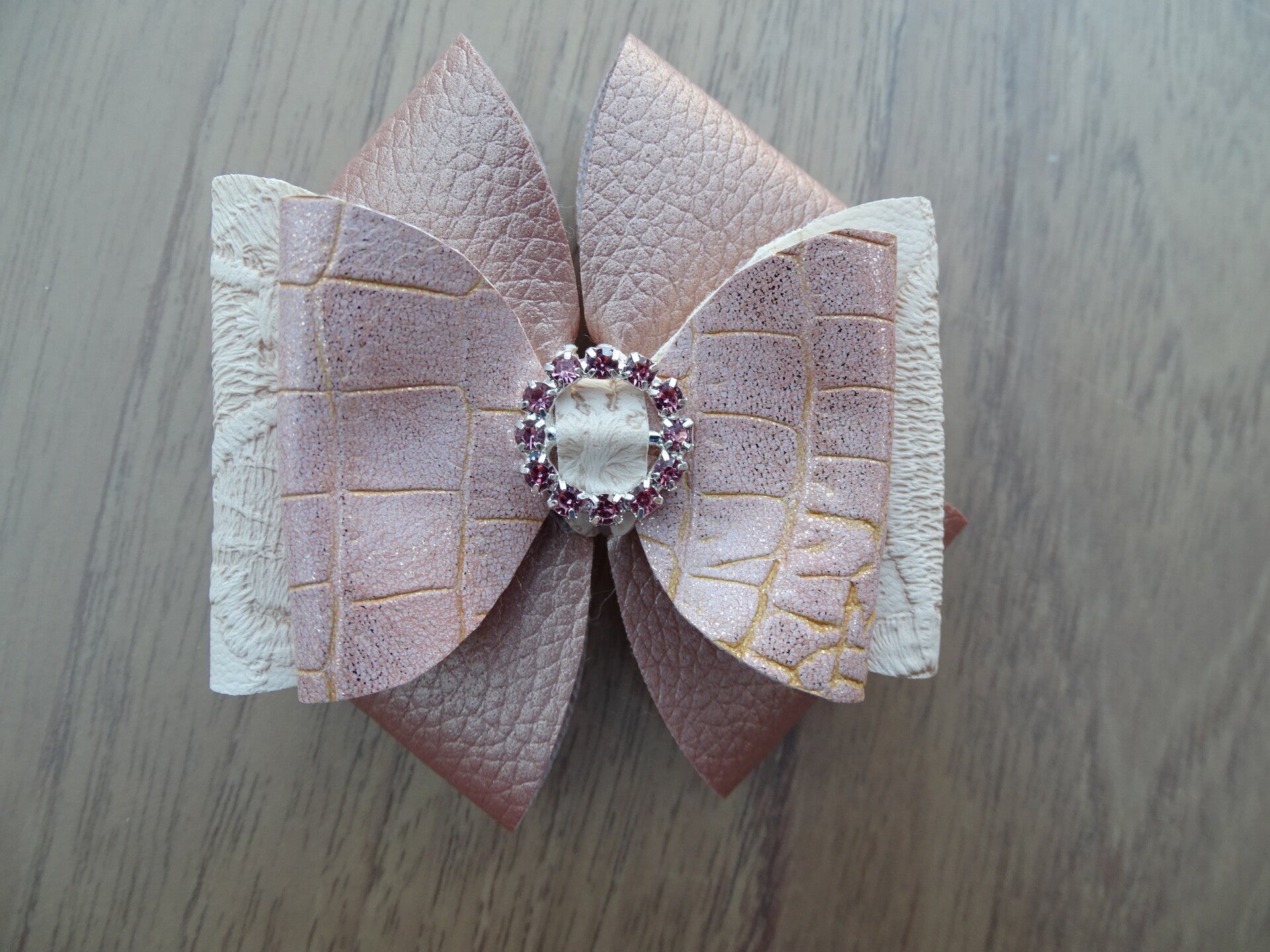 Haarspeld strik zalmroze croco/kant