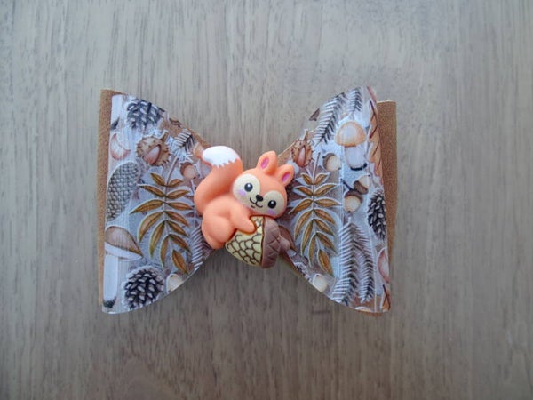 Haarspeld strik herfst bruin eekhoorntje