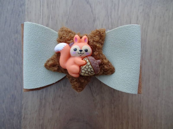 Haarspeld strik ecru/bruin teddy ster eekhoorntje