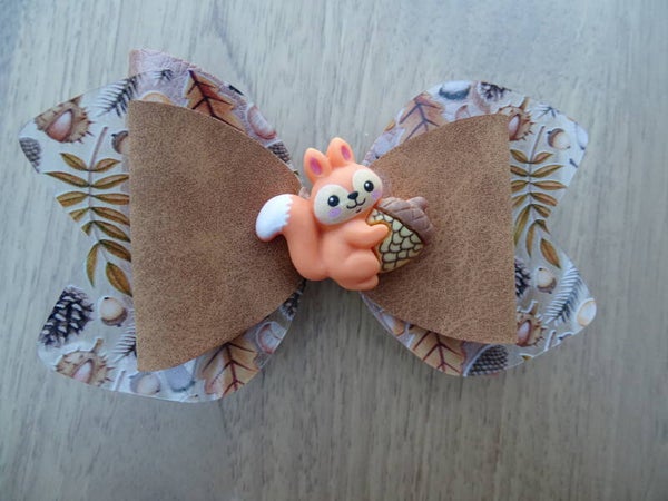 Haarspeld strik herfst bruin eekhoorntje