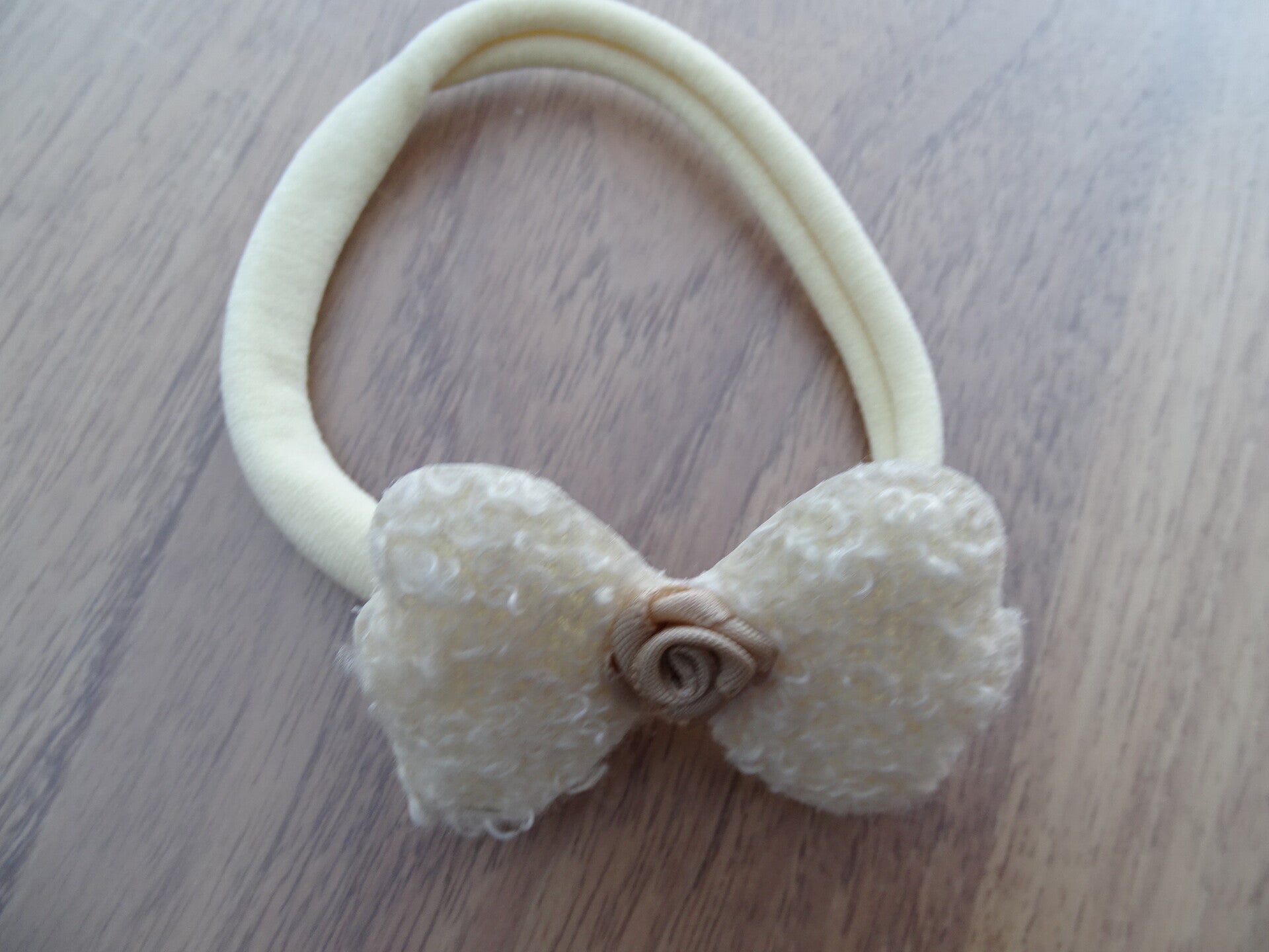 haarband strikje teddy ecru beige roosje