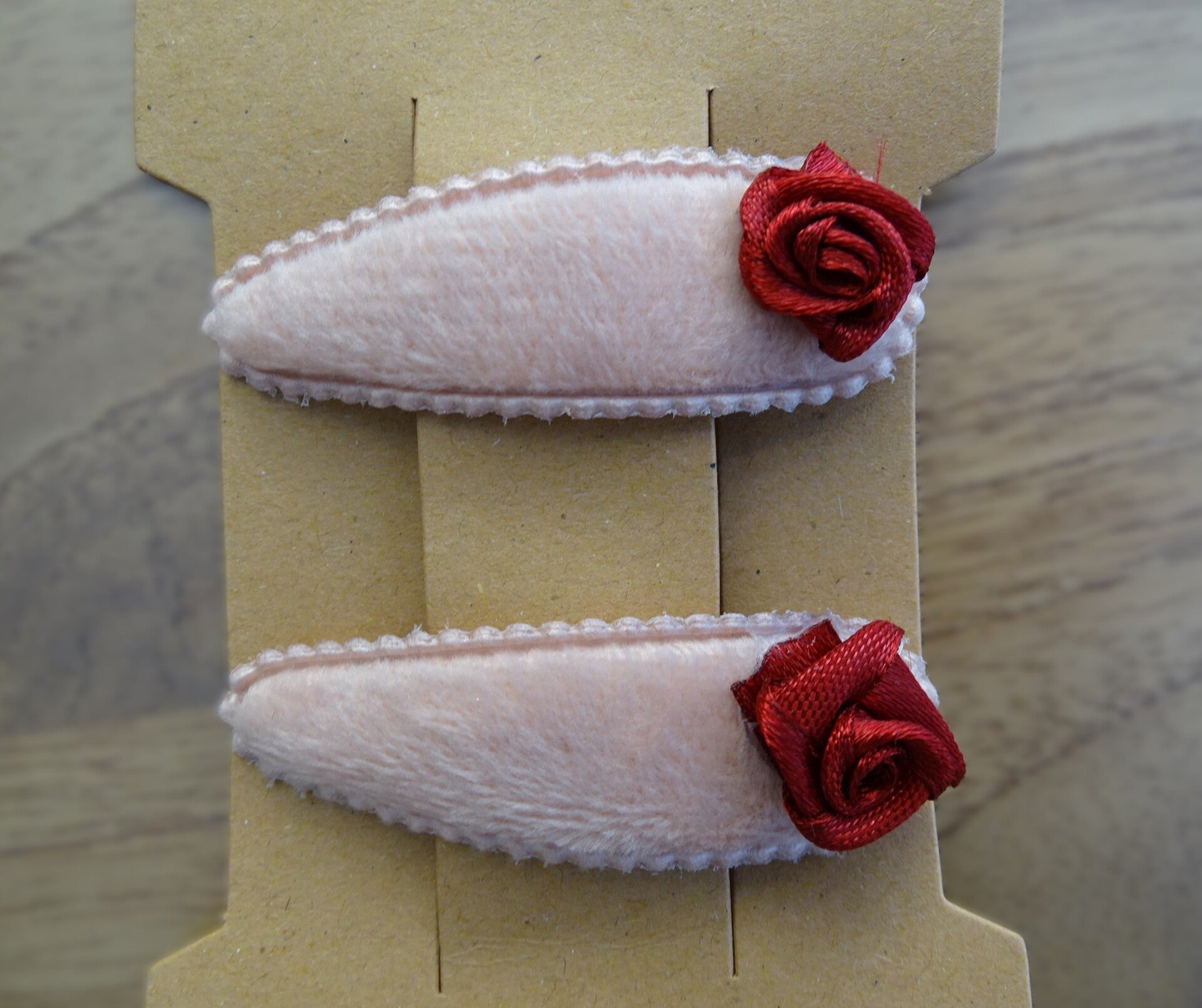 Clic-clac speldjes roze fluweel bordeaux roosje