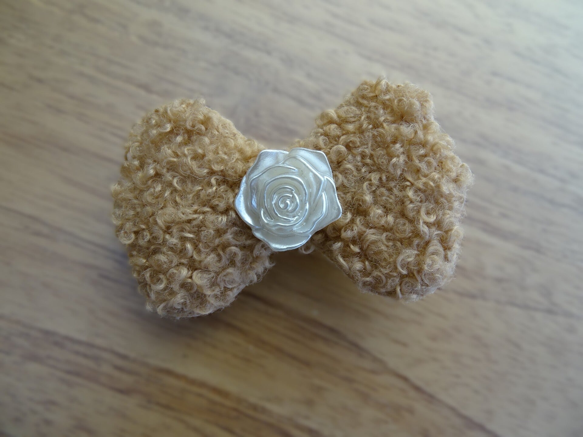 Haarspeld teddy bruin/roos wit