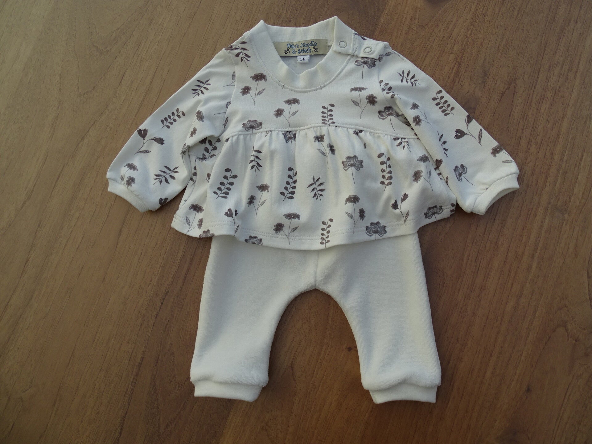 baby setje: ecru blaadjes