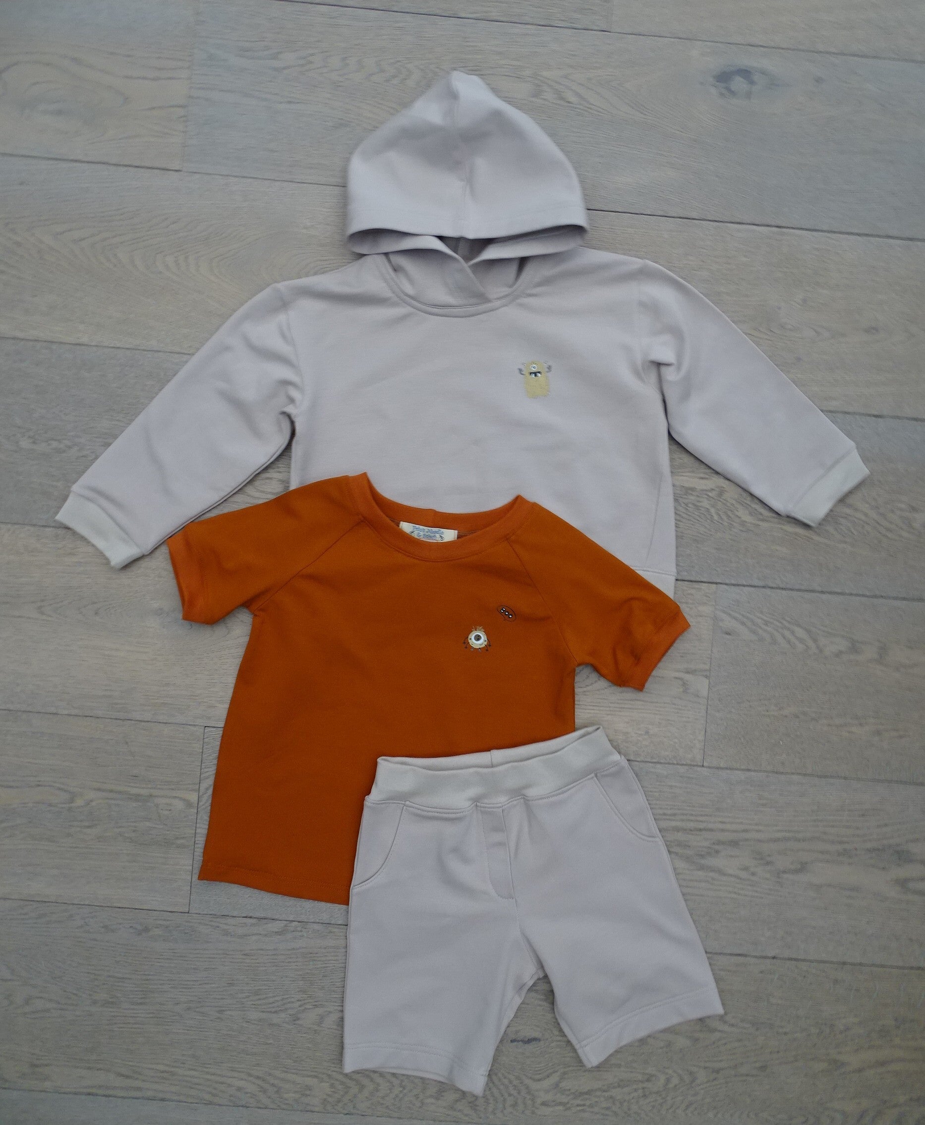 Set short + T-shirt + hoody Boo monstertje roestbruin/ beige