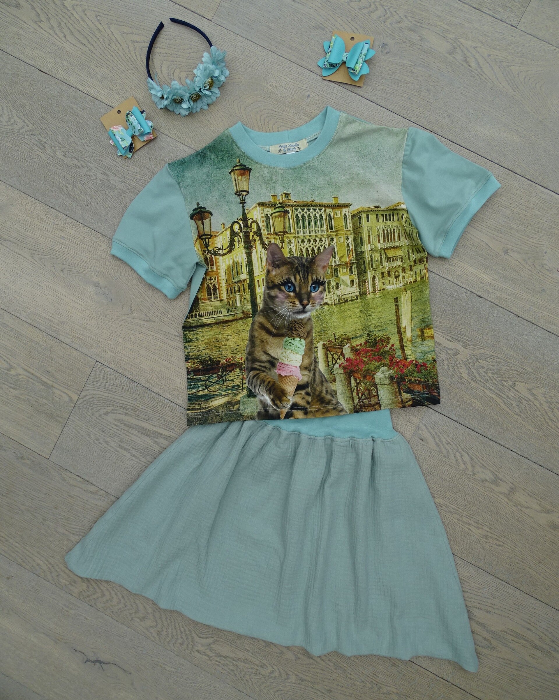set: T-shirt Venetië + rok saliegroen